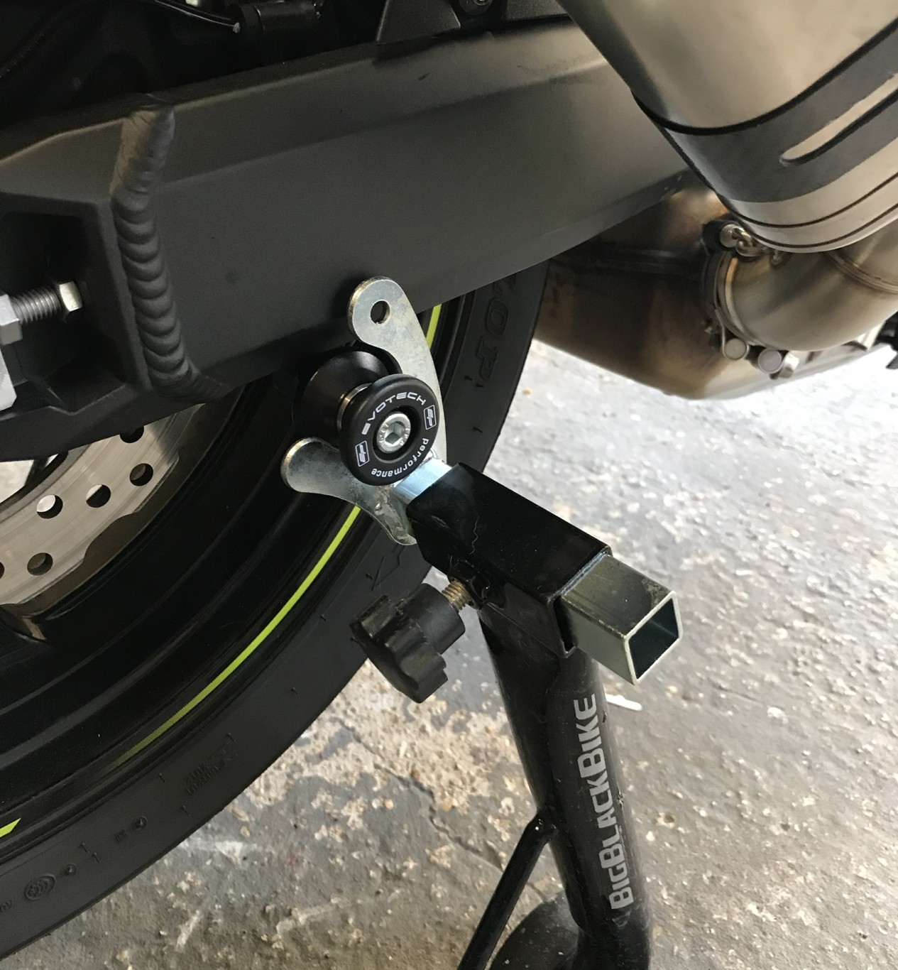 Swingarm spools Modifications, Accessories, and Appearance Z900