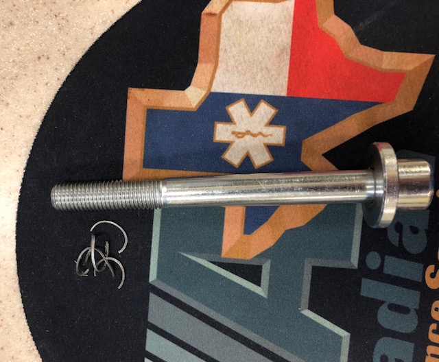 Damaged engine mount threads installing crash bars Z900 Main Chat board Z900